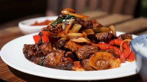 Bœuf sauté au saté